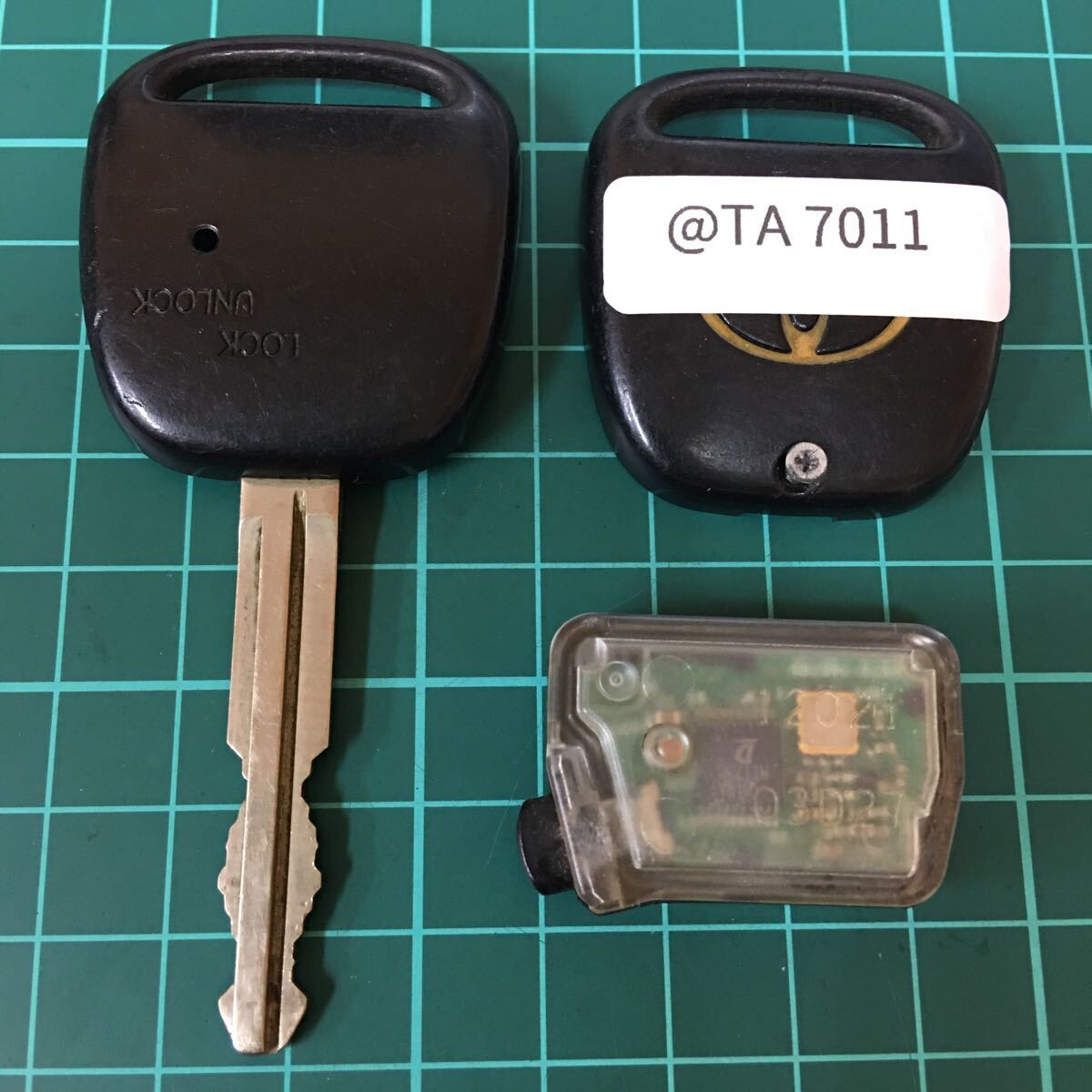 @TA7011 トヨタ 基盤12021 純正 キーレス リモコン ノア・ヴォクシー・シエンタ・クルーガー・イプサム・RAV4等 1ボタン拍卖