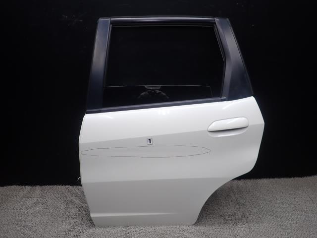 フィット DBA-GE8 左リアドアASSY NH624P 67550-TF0-G00ZZ拍卖