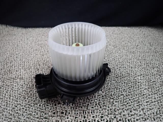 ミラトコット DBA-LA560S ヒーターブロアモーター W24 88550-B2160拍卖