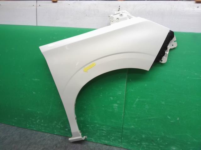 ランディ DAA-SGNC27 右フロントフェンダー 2.0G 4WD 57610-52Z00拍卖