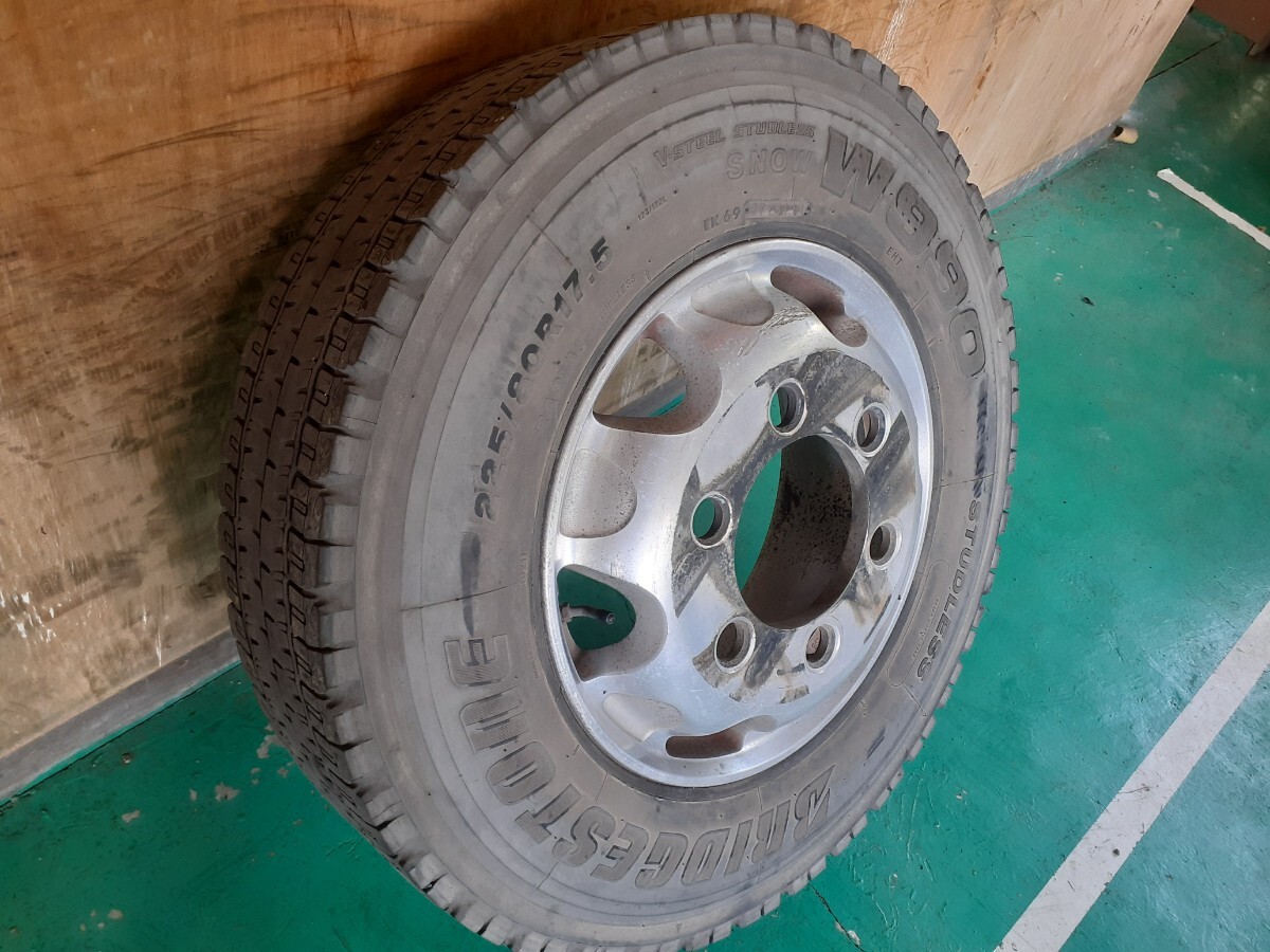 福島発 引き取り限定 4トン車から外した スペアタイヤ 1本 アルミホイール拍卖