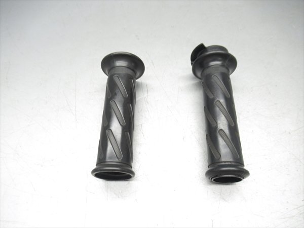 H2R6-0802 スズキ GZ150 スロットルホルダー アクスル ホルダー 純正品 【LC6NG48A0C110~ 動画有】拍卖