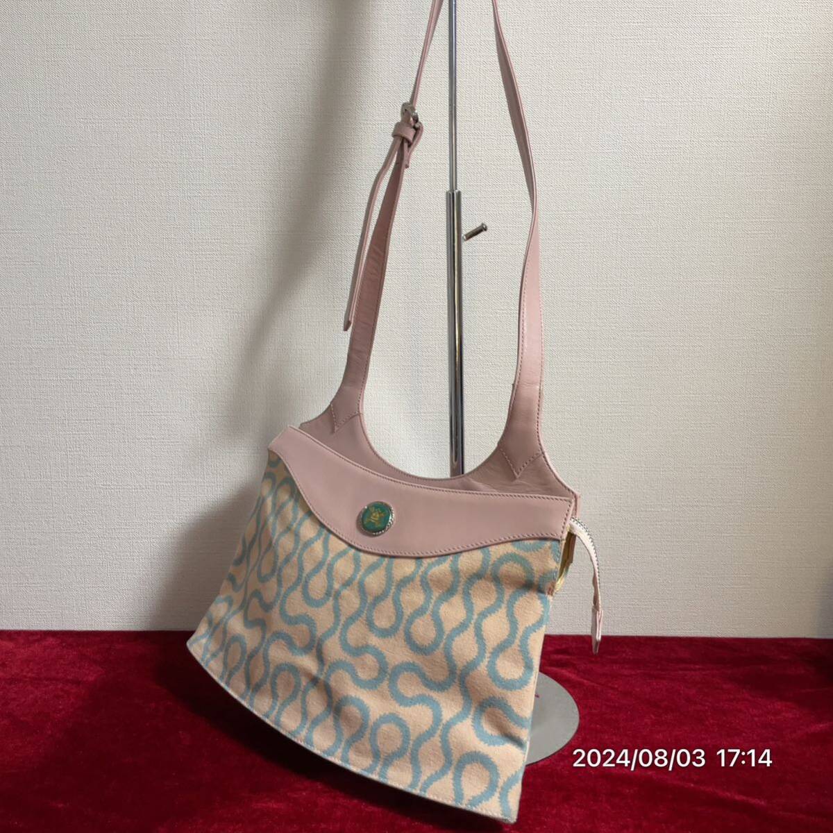 VW ヴィヴィアン ウエストウッド オーブロゴ エナメルオーブ スクイグル柄 ピンクカラー レザー キャンバス 肩掛け ショルダーバッグ 鞄拍卖