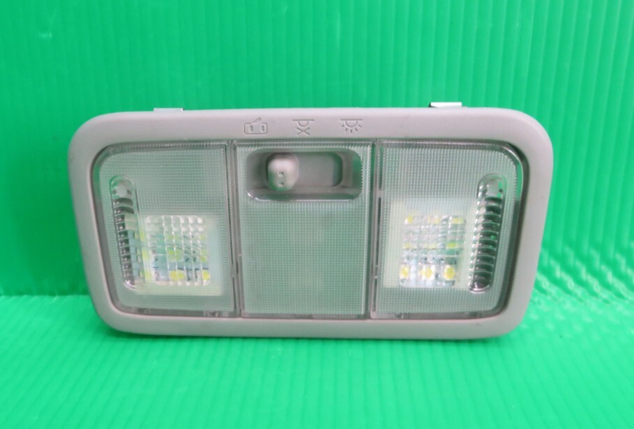 X-89■ダイハツ ムーヴ LA100S ルームライト ルームランプ 室内灯照明 中古拍卖