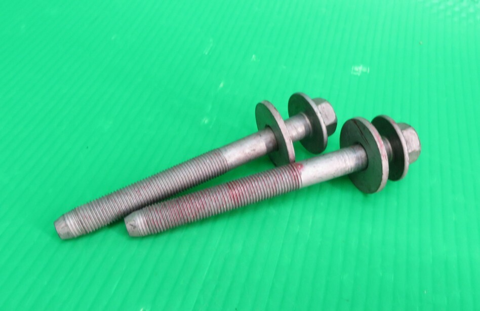 X-93■ダイハツ ムーヴ LA100S ボルト 2本 中古拍卖