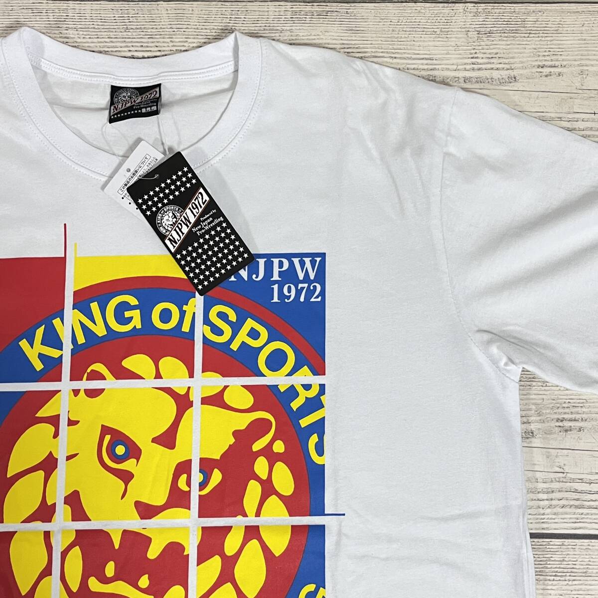 ★ NJPW (新日本プロレス) ★ 半袖Tシャツ LLサイズ 白色 1972 新日 KOF キングオブスポーツ I猪木 棚橋 ライオン (タグ付き新品未使用)拍卖