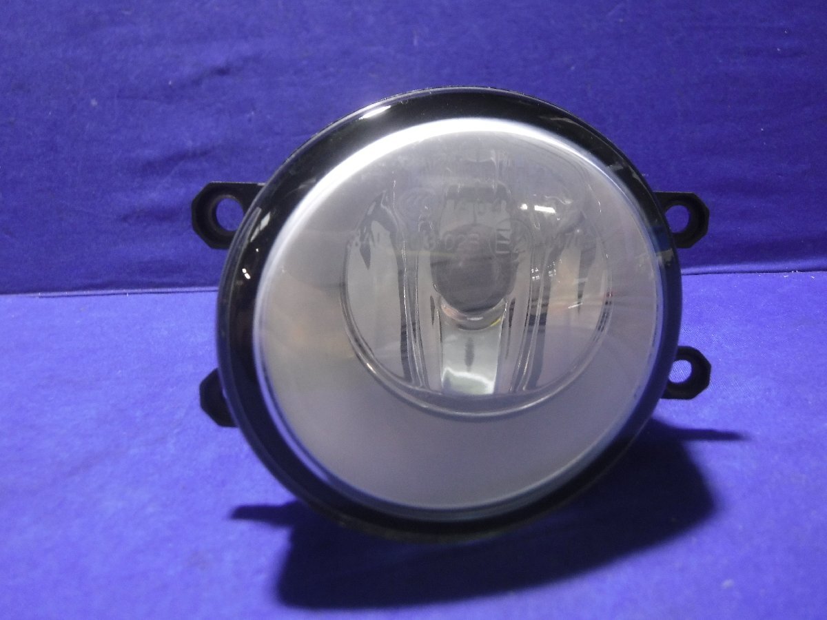 【A】トヨタ ヴィッツ SCP90 純正 左フォグランプ Valeo 81220-0D041拍卖