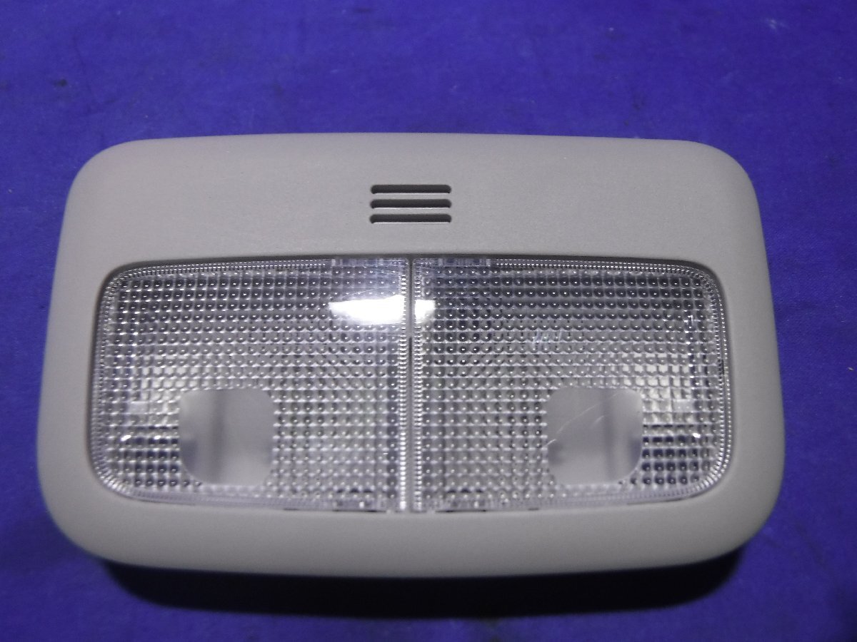 【A】トヨタ ヴィッツ KSP90 純正 ルームランプ拍卖