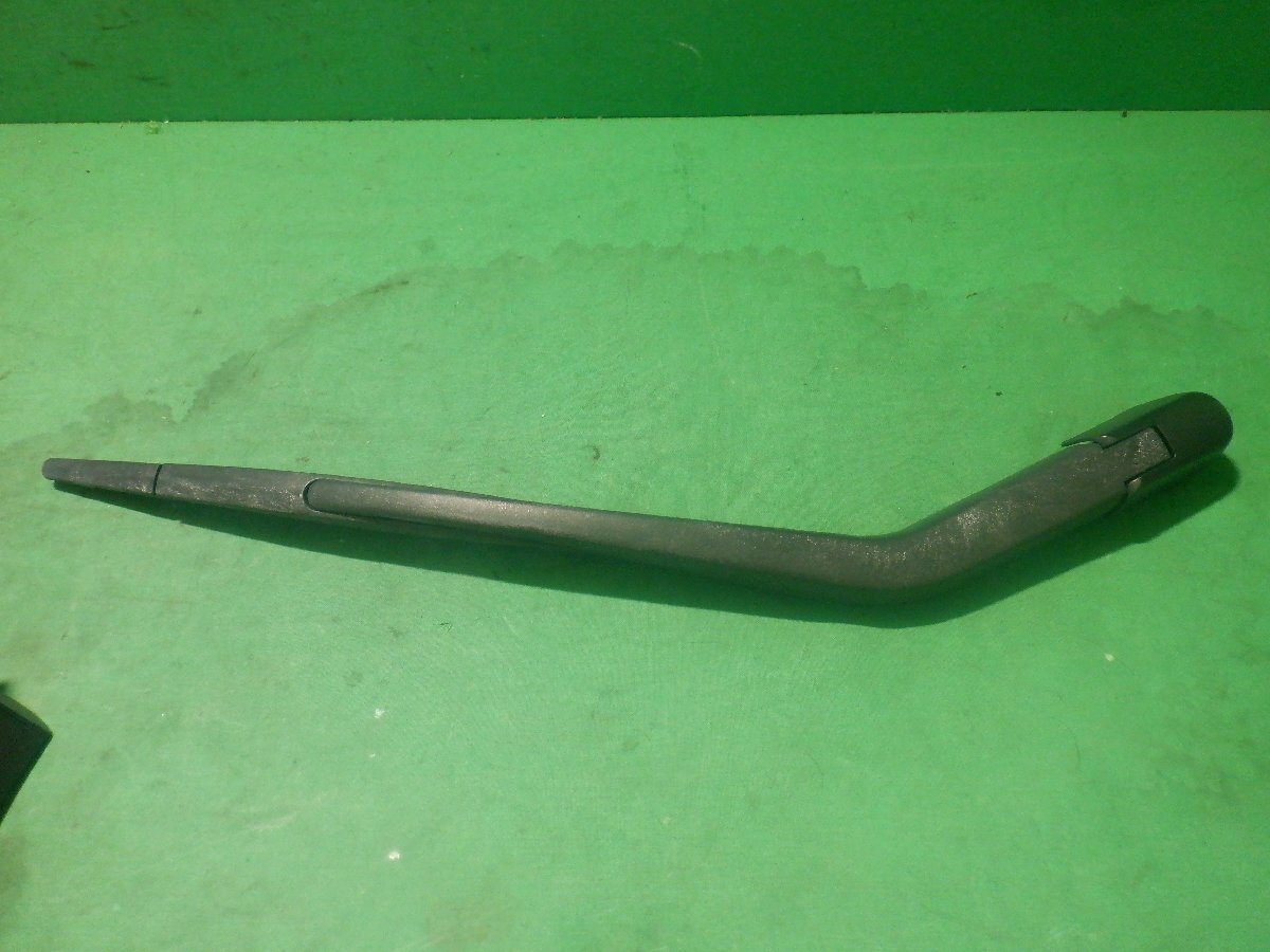 【C】日産 ノート E12 純正 リアワイパーアーム拍卖