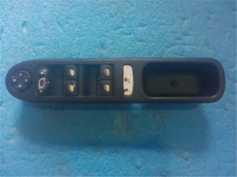 プジョー 純正 プジョー207 《 A75F01 》 パワーウィンドウスイッチ P41900-24005865拍卖