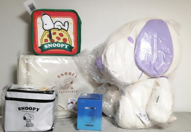 スヌーピー グッズ 5点 BIGぬいぐるみ、ステンレスタンブラー、窓付き収納ケース、マーカーペン 60本、バニティポーチ拍卖