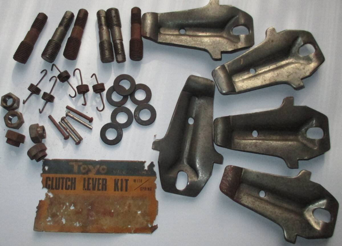 トヨタ コロナ RT40 クラッチレバー キット スプリング付き 日本製の未使用品 CLUTCH LEVER KIT WITH SPRING拍卖