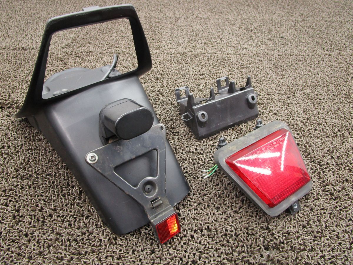 VF750F リアフェンダー テールランプ ▲R819!RC15 ホンダ 【 RC07E 】 キャブ車拍卖