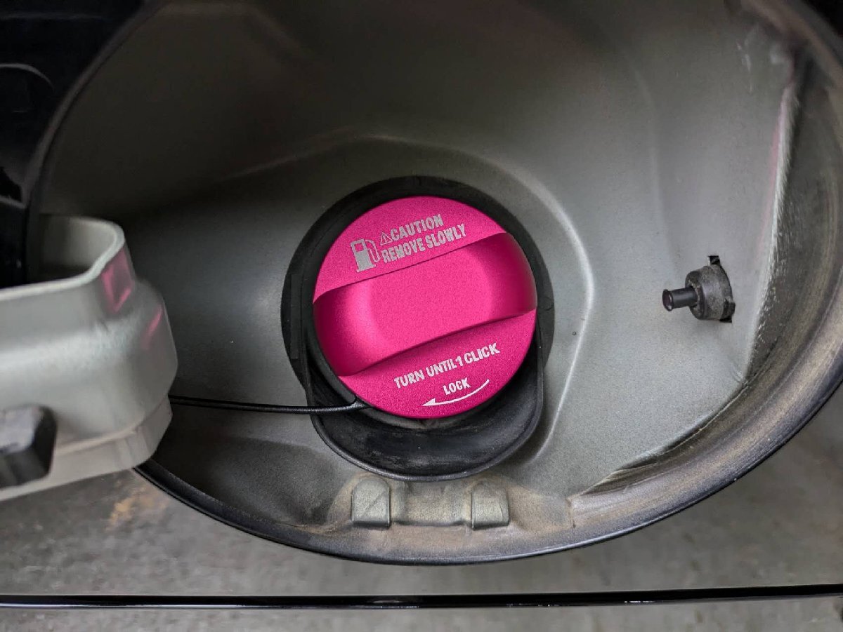 デザイン性UP♪ 給油口キャップ タンクキャップ カバー ピンク MRワゴン MF22S G X ウィットGS ウィットTS ウィットXS拍卖