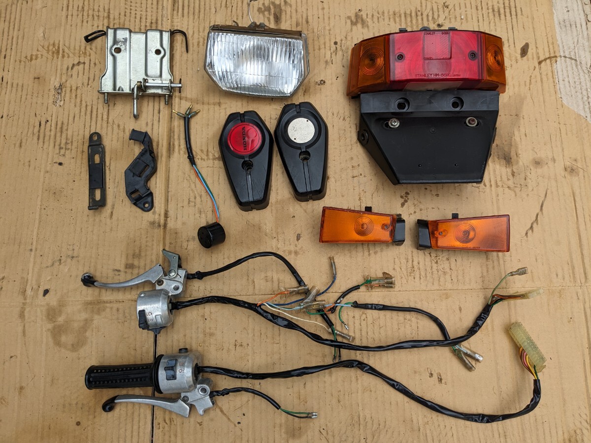 HONDA ホンダ ニュータクト AB07 後期 外装 カウル ウインカー テールランプ スイッチBOX スイッチ ライト フォークカバー拍卖