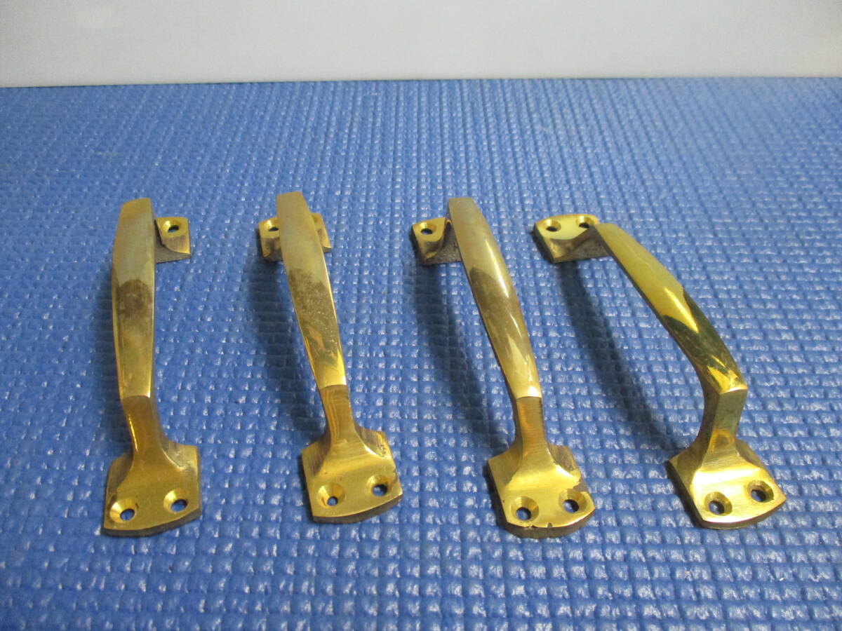 取っ手 フランス取っ手 真鍮レトロ 色 真鍮色 サイズ 111ミリ(約) ビス不付 4ケで¥2400 送料¥185拍卖