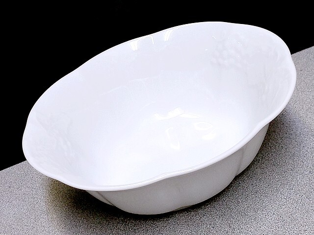 3QV売切!税無し☆栗原はるみ★サラダボウル★ぶどうレリーフ★葡萄柄★深皿★白い食器★現状★現品限り★0823-7拍卖