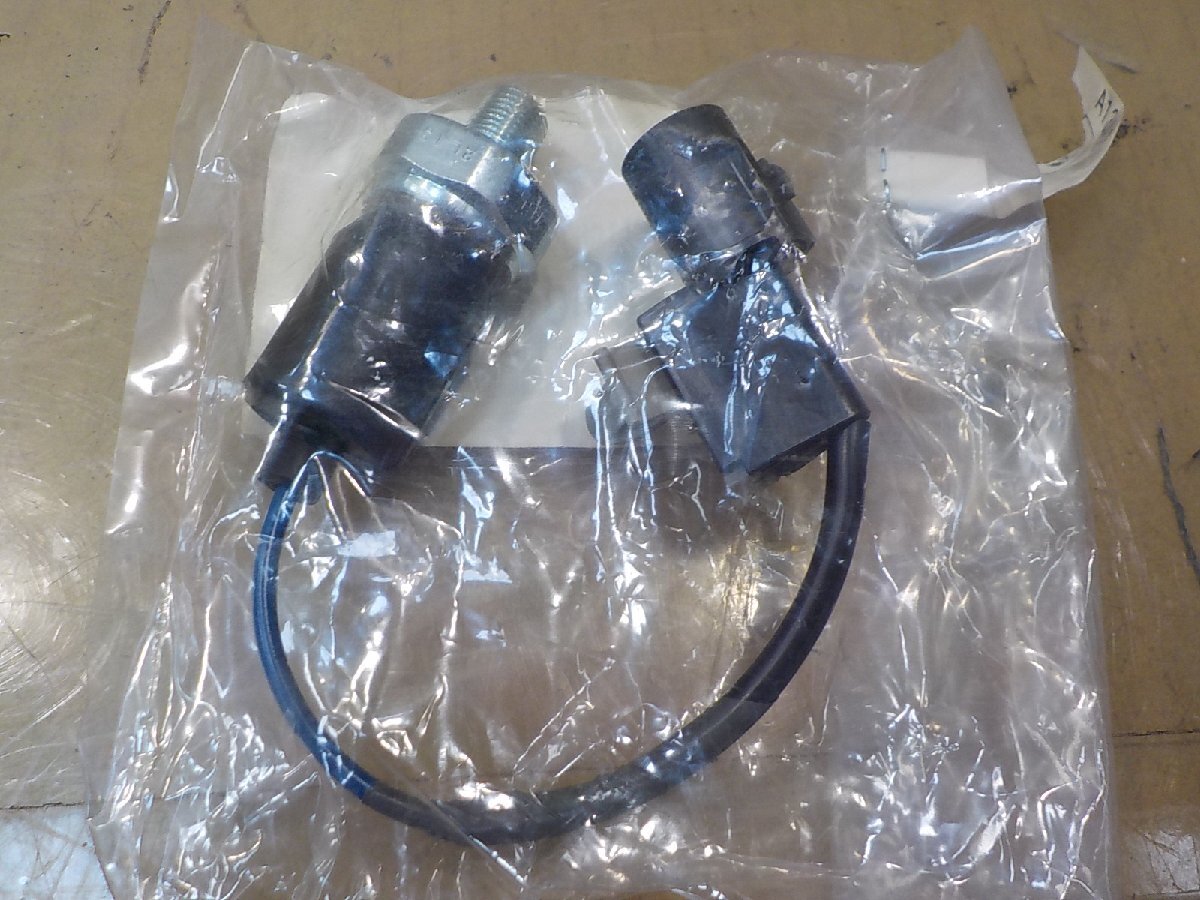 ♪未使用 キャンター オイルプレッシャースイッチ MC859062 2【送料込み】拍卖