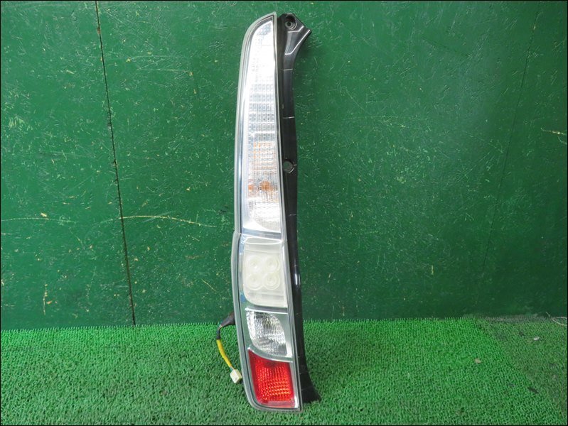 『psi』 ダイハツ LA100S ムーヴ 左テールランプ イチコ D098 H23年式拍卖