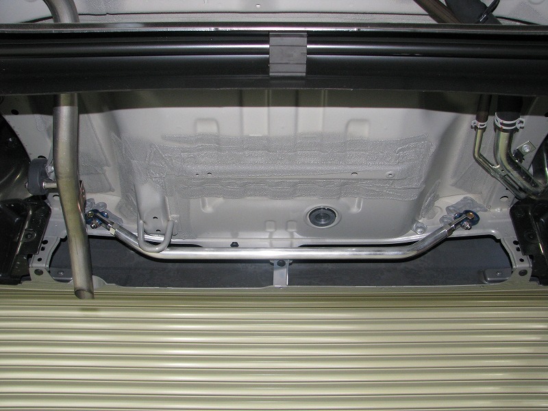 スズキスペーシア、スペーシアカスタム、ギア(MK54・94系2WD車対応)用リヤモノコックバー SZ0831-MOR-00 (税込み価格)拍卖