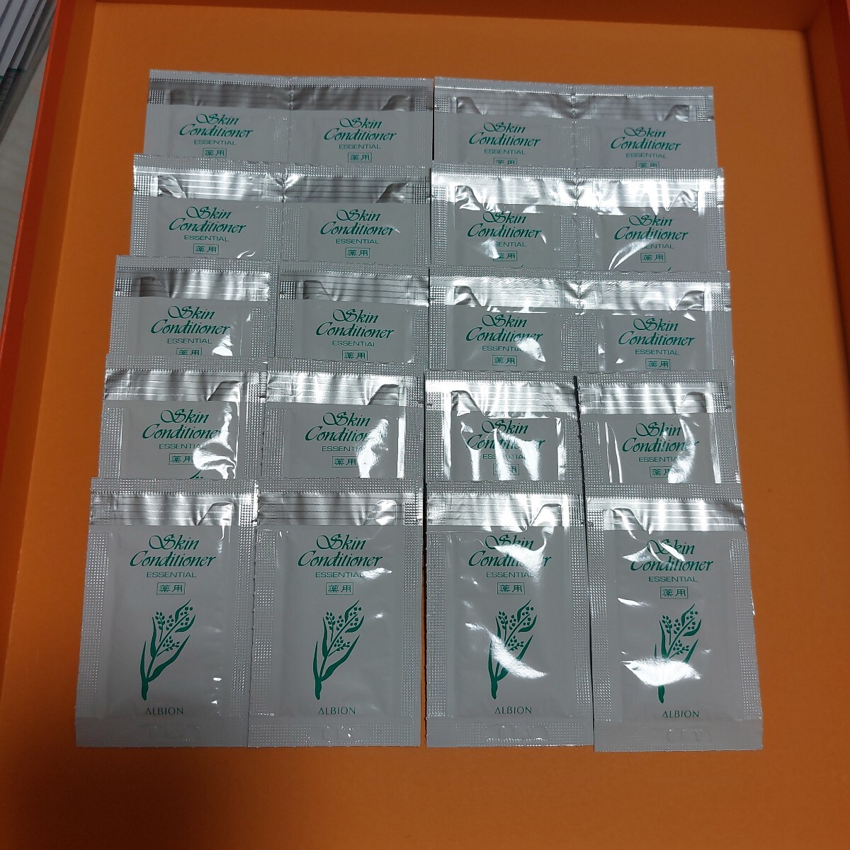 ALBION★アルビオン★薬用スキンコンディショナー エッセンシャル★スキコン★化粧水★敏感肌用★3.0ml×20包★サンプル拍卖