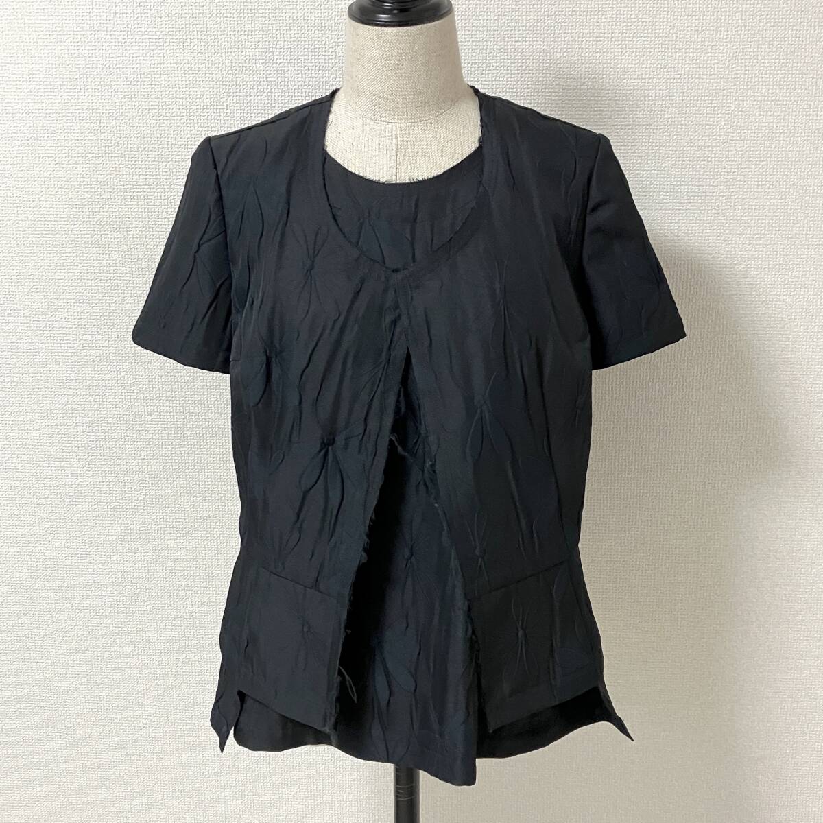 AD2019 COMME des GARCONS レイヤード ジャケット風 花柄 エンボス レイヤード 半袖 カットソー 黒 コムデギャルソン archive 4080039拍卖