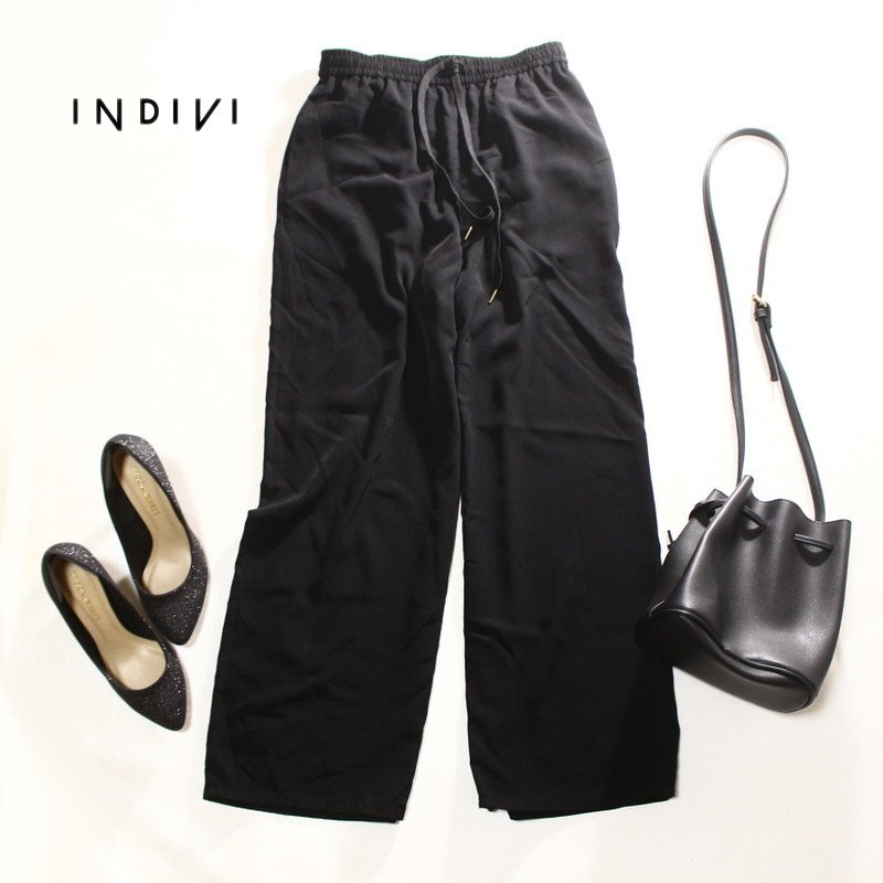 美品 インディヴィ INDIVI 株) ワールド 春 夏 薄手 ベルト入り ポリエステル イージーパンツ パンツ スラックス 7号 36 ブラック 黒 無地拍卖