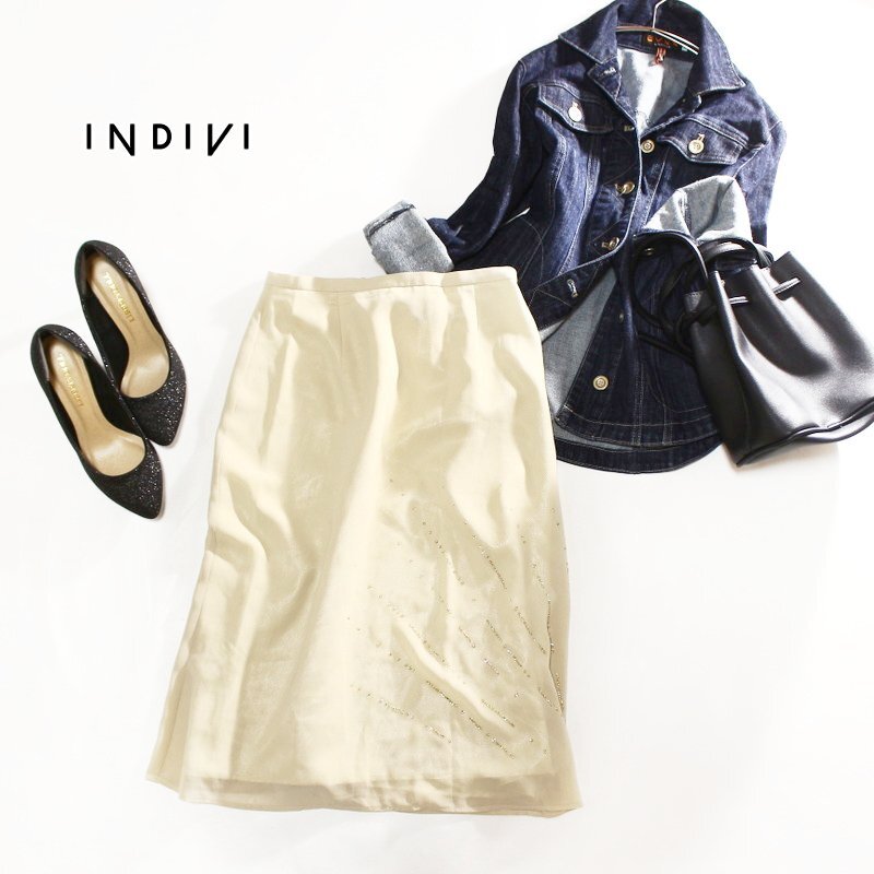 美品 インディヴィ INDIVI 株) ワールド 春 夏 膝下丈 ラメ フレア 上品 フレアスカート シフォンスカート 9号 38 ライトベージュ拍卖