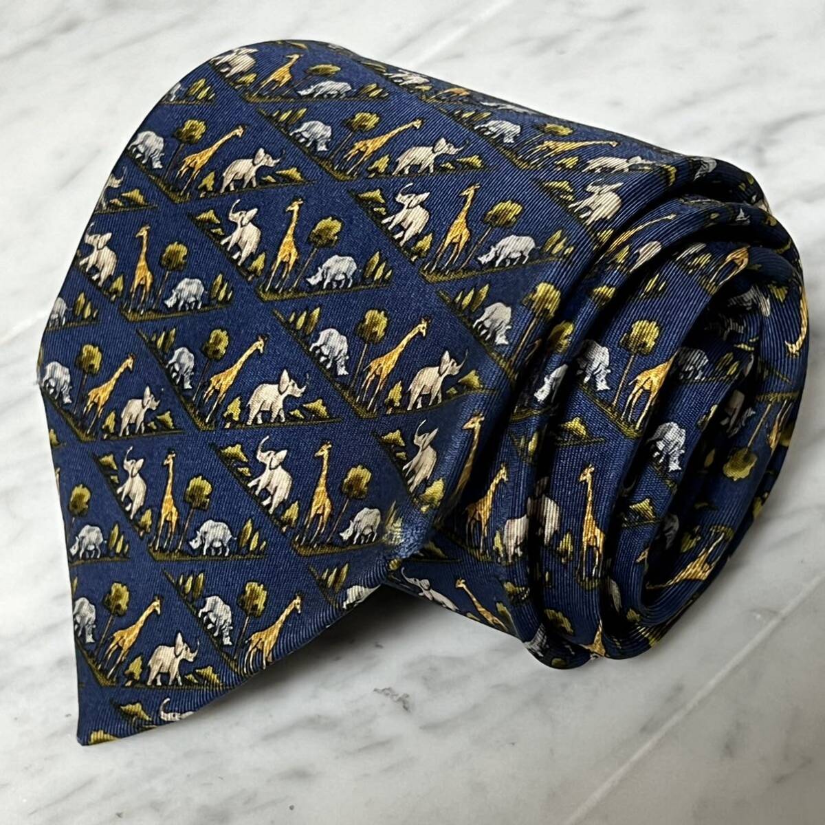 770円~ Ferragamo ネクタイ ネイビー系 キリン ゾウ ボタニカル柄 総柄 (B9)拍卖