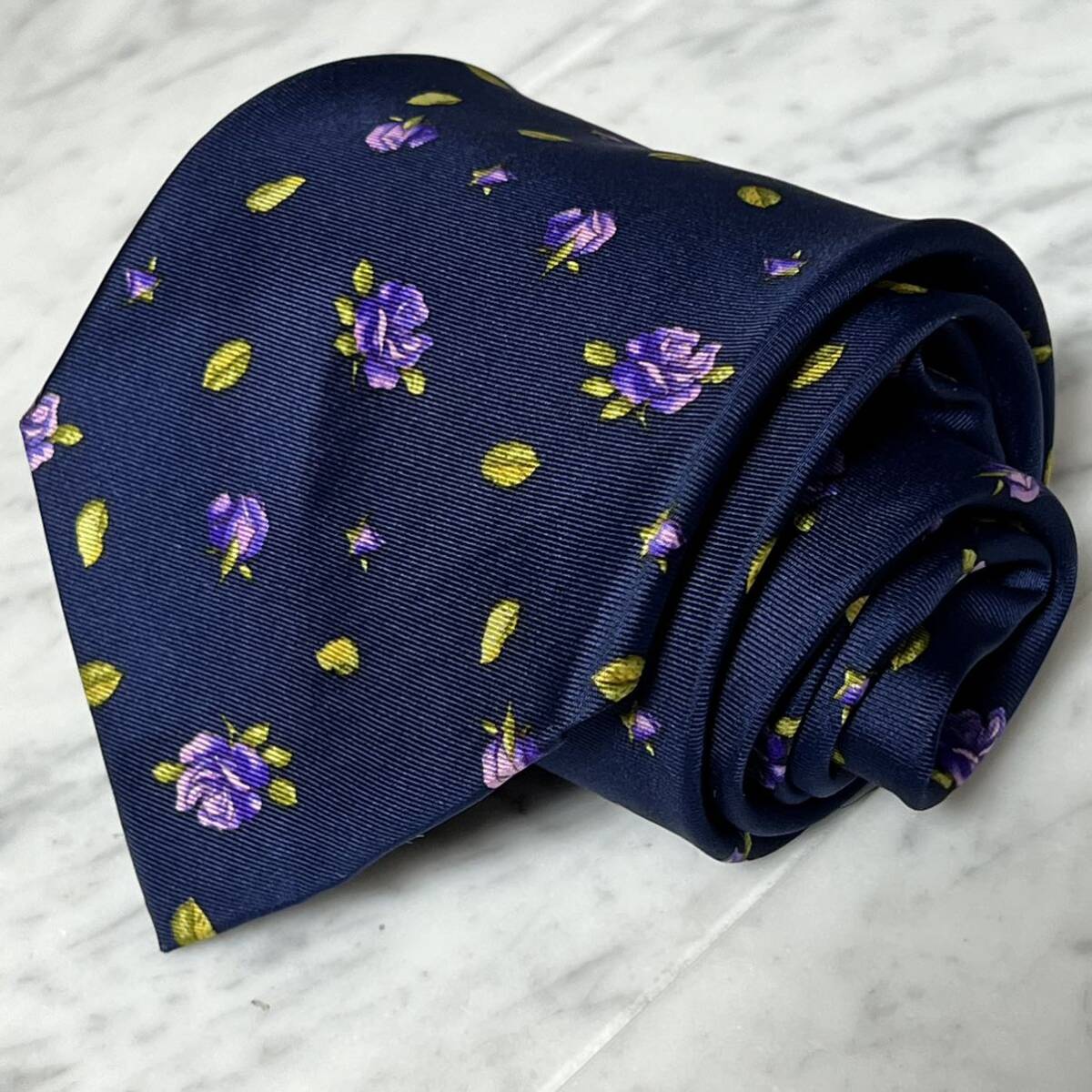 【美品】 999円~ LONGCHAMP ネクタイ ネイビー 花柄 総柄 (B6)拍卖