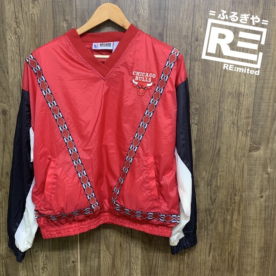 古着 M CHICAGO BULLS シカゴブルズ NBA ナイロンプルオーバー 1761拍卖