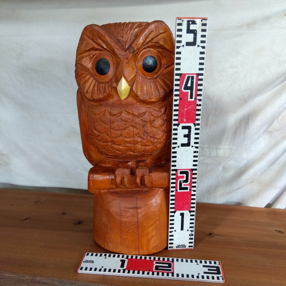 間伐材(杉)すぎで作製した自作のチェンソーアート作品(梟)ふくろう③ 直径22㎝前後  高さ50cm 重さ7㎏ おてがる配送100サイズ拍卖