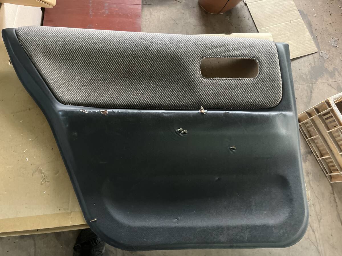 日産純正 A31 セフィーロ 左 リア ドアトリム 後部座席 ドア 内張り パネル 内装 トリム拍卖