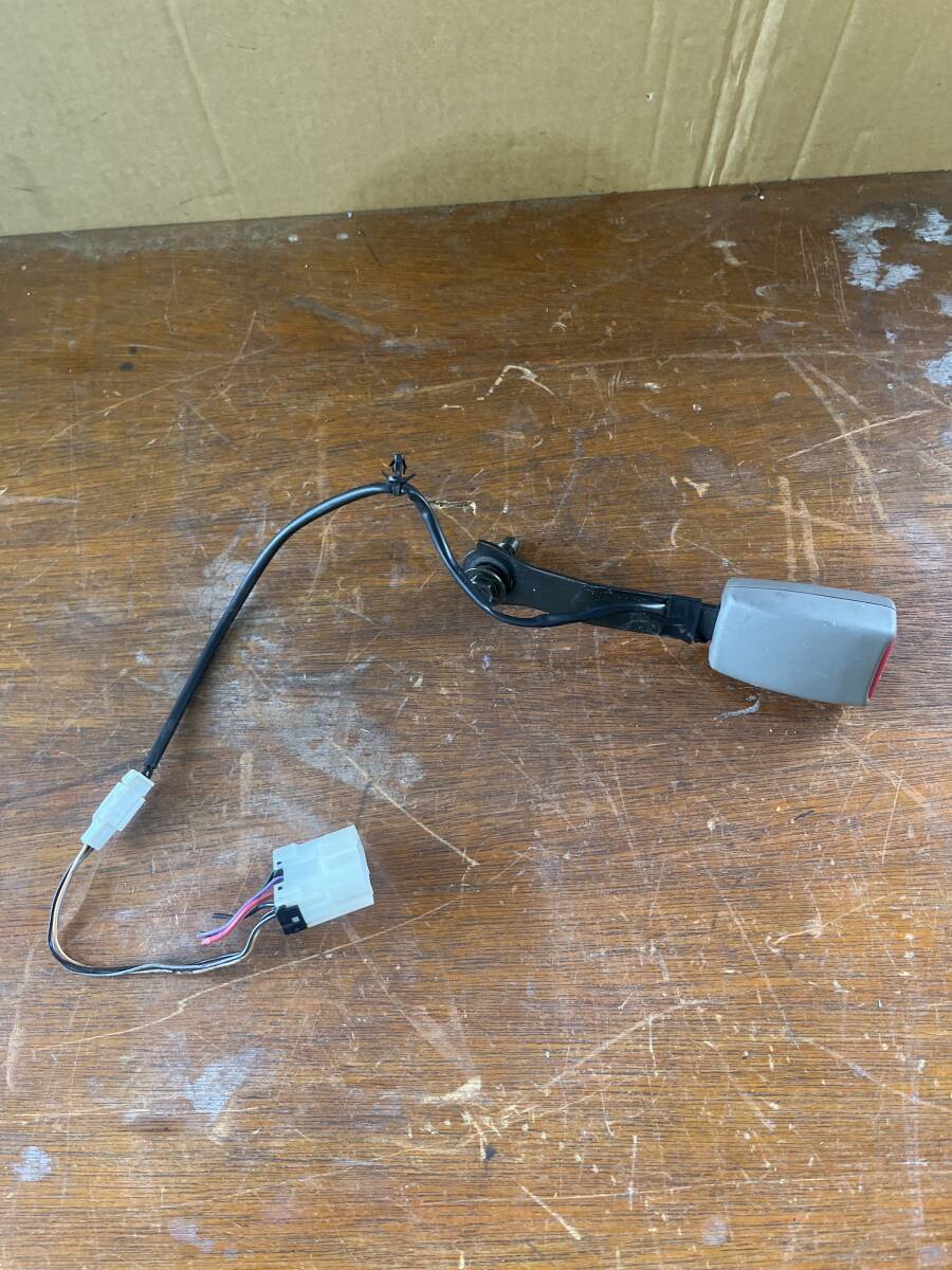 日産 y33 シーマ cima フロントシートベルト キャッチ 拍卖