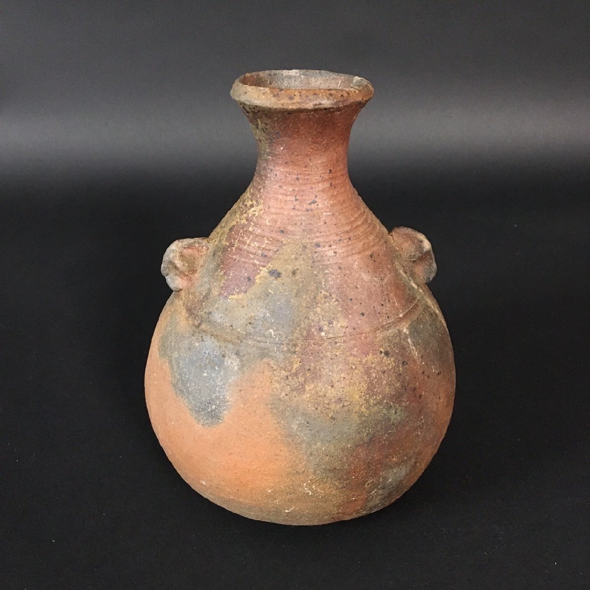 ER0815-24-3 壺 壷 花瓶 花器 フラワーベース 花入 備前焼 置き物 インテリア 工芸品 骨董品 h19cm 口径4.5cm 80サイズ拍卖