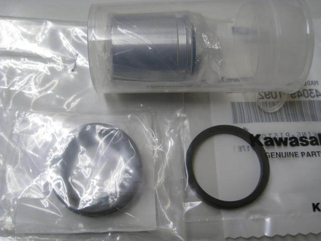 送料無料★KSR-1/2(KMX50/80)★純正リヤキャリパーピストンシールセット拍卖