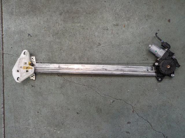 フリード GB5 右フロント ドアレギュレータ・モーター拍卖