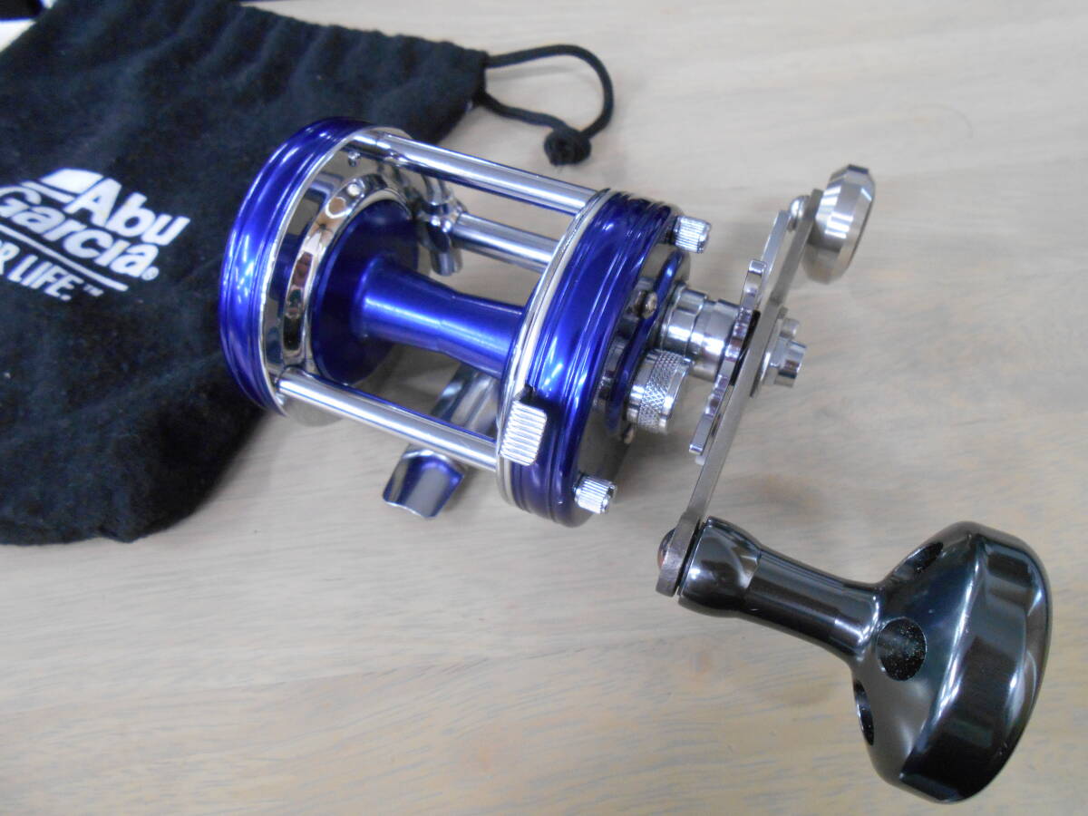 アブガルシア名機 両軸リール アンバサダー6500Cミッドナイトブルー ティープロチタンパワーハンドル とても綺麗なお品です。カゴ遠投拍卖