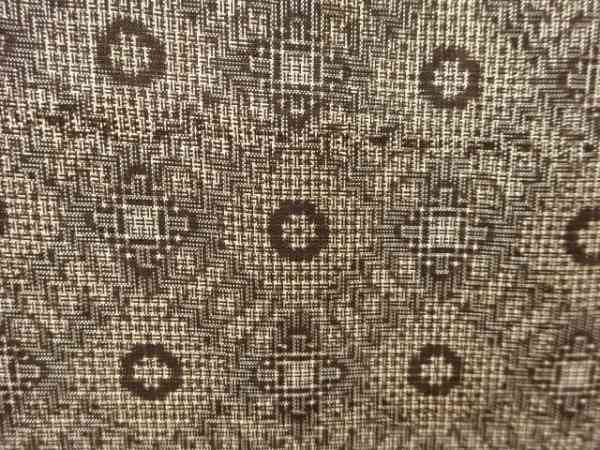 ys7139244; 宗sou 斜め格子模様織り出し本場泥大島紬着物(割り込み絣)【アンティーク】【着】拍卖