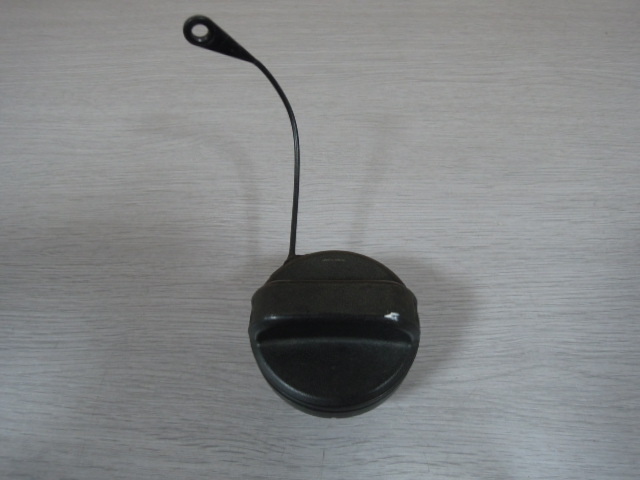 日産 モコ MG33S フューエルキャップ 燃料キャップ 給油口キャップ 中古 落下防止ひも付き 15155拍卖