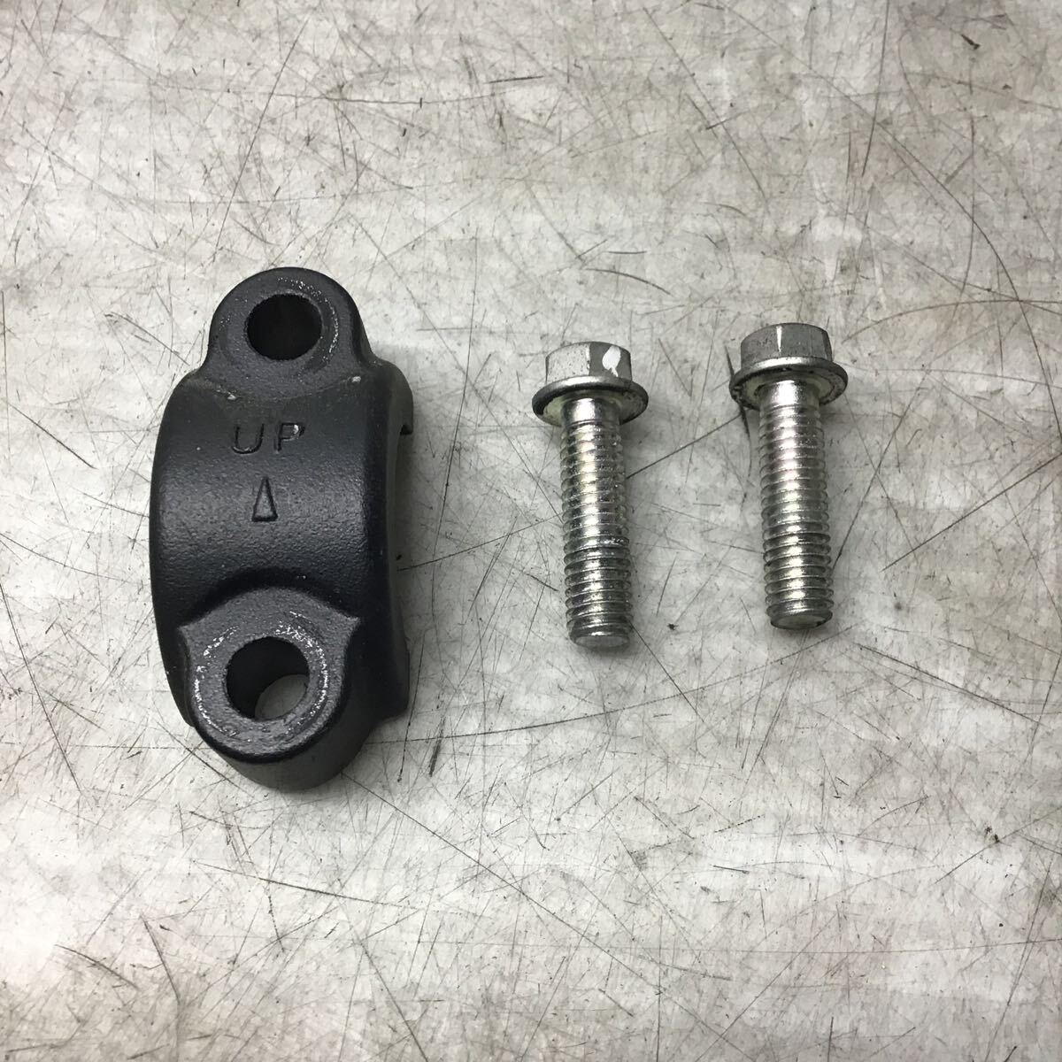 A15-1 スズキ アドレス125 DT11A マスターシリンダークランプ 純正部品拍卖