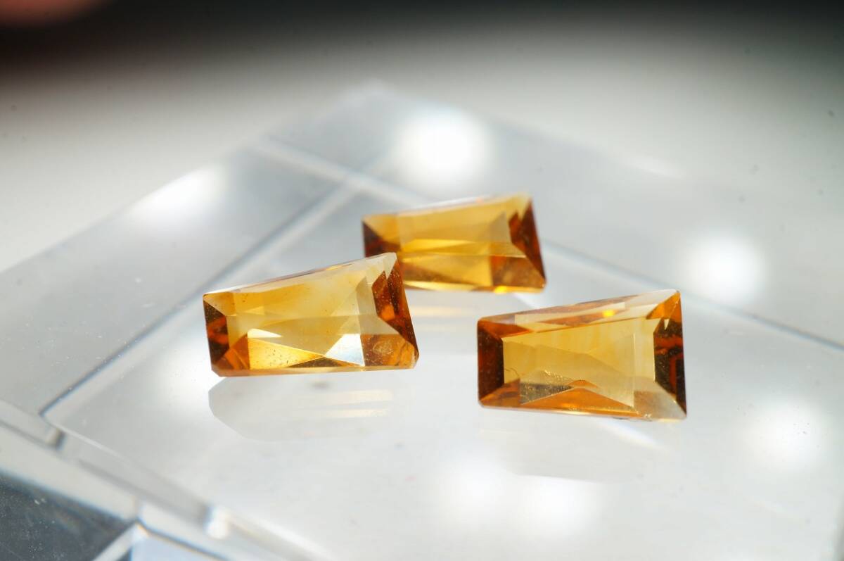 【限定特別即決価格!早い者勝ち!】高級宝飾品用ルース 色の濃い透明度抜群のシトリントパーズ極上ルース3ピース合計1.13ct拍卖