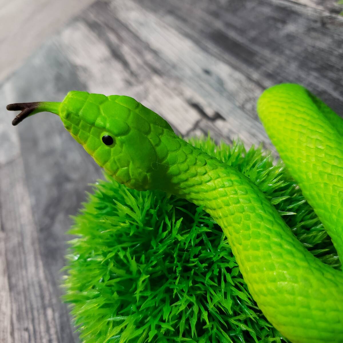 ◆ 鮮やかグリーンの ヘビ ◆ / スネーク 蛇 へび 拍卖