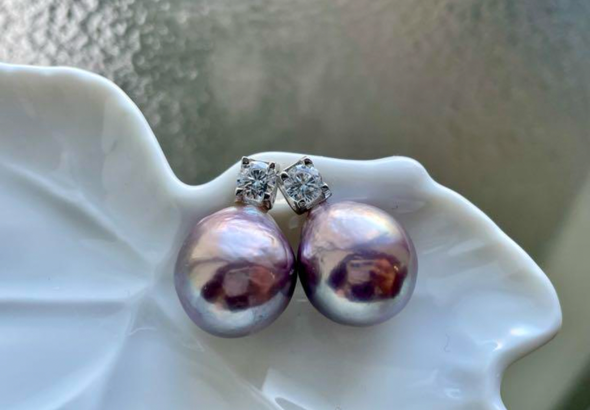 照り照り超大珠バロック真珠ピアス 菫色拍卖