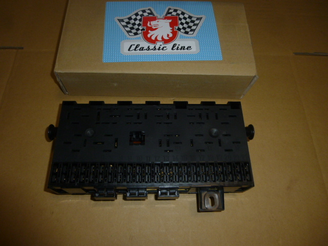 ヴァナゴンT3/カラベルT3 2.1/GOLF2/JETTA2用ヒューズBOX新品拍卖