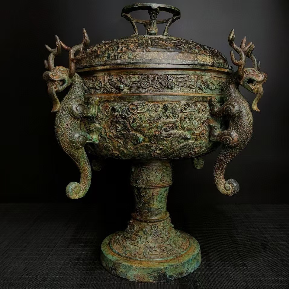 戰國 古銅器 秘藏 【 戰國青銅——四龍圓豆—— 恭請供奉 風水置物】 中國文玩 古美術品 高超的做工 精美的器型 8.31拍卖