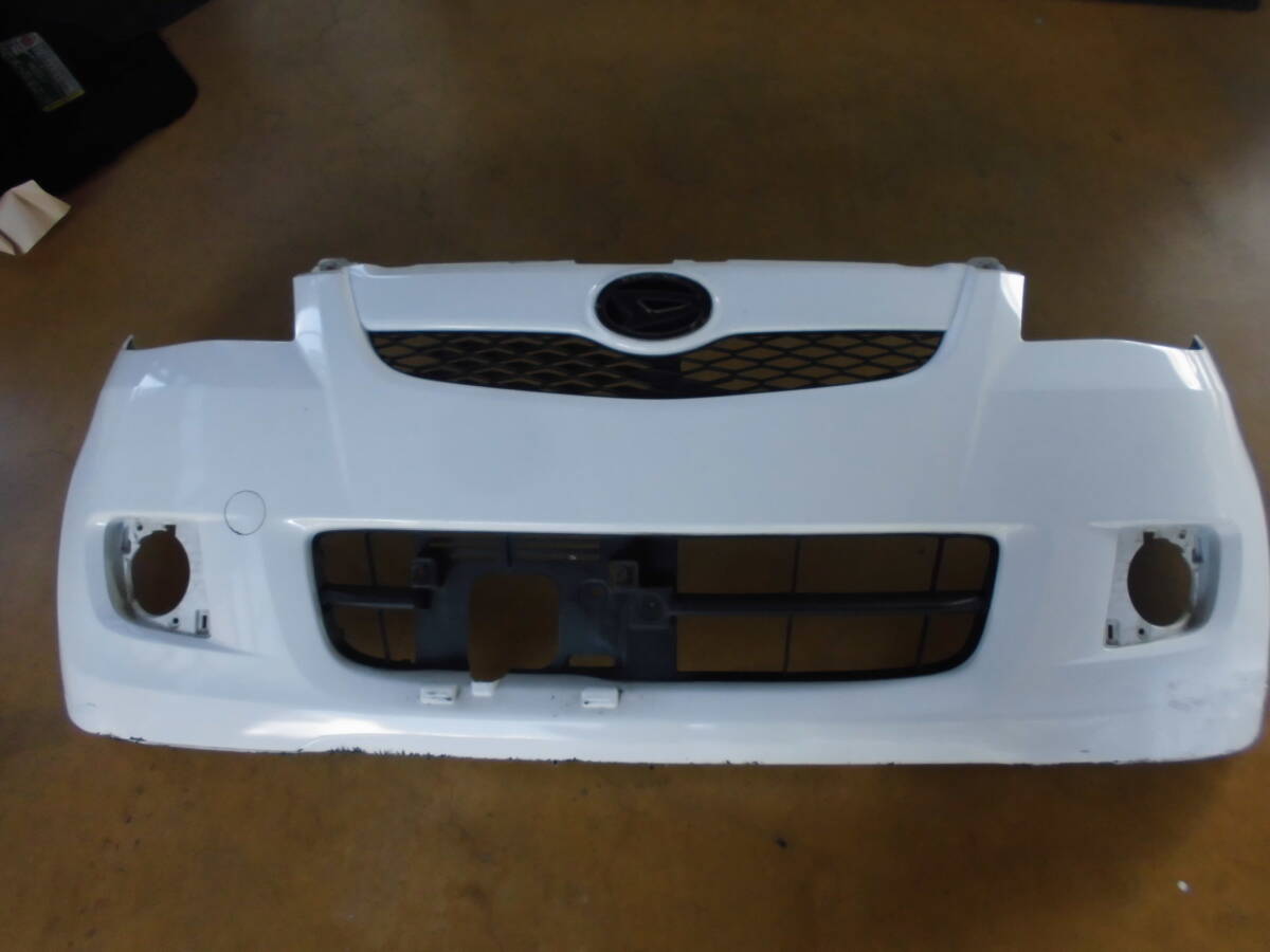 H29 ダイハツ ミラ L275V フロント バンパー 白 中古品 52101-B2660-A2拍卖