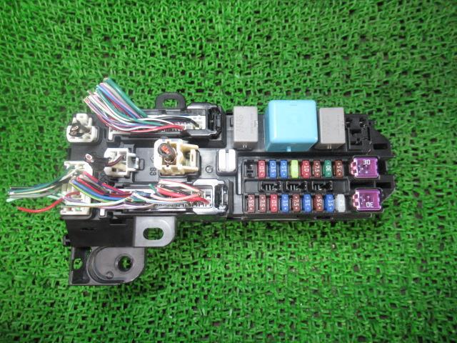 ムーヴコンテ DBA-L575S ヒューズボックス 82600-B2060 82600-B2261 89221-B2051 /41662拍卖