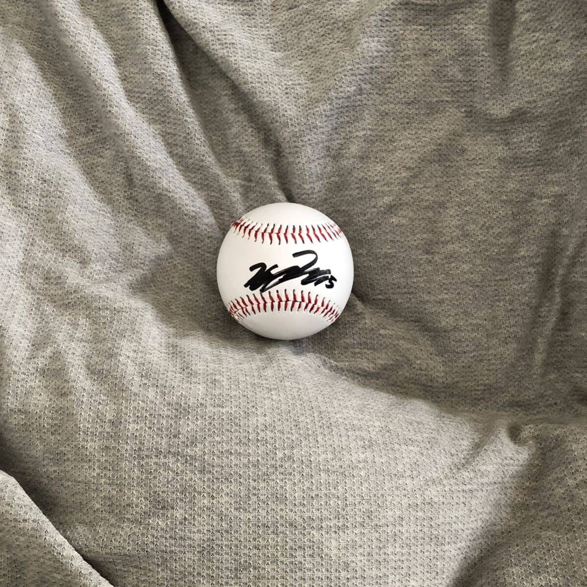 広島東洋カープ  黒田博樹  さん 直筆サインボール拍卖