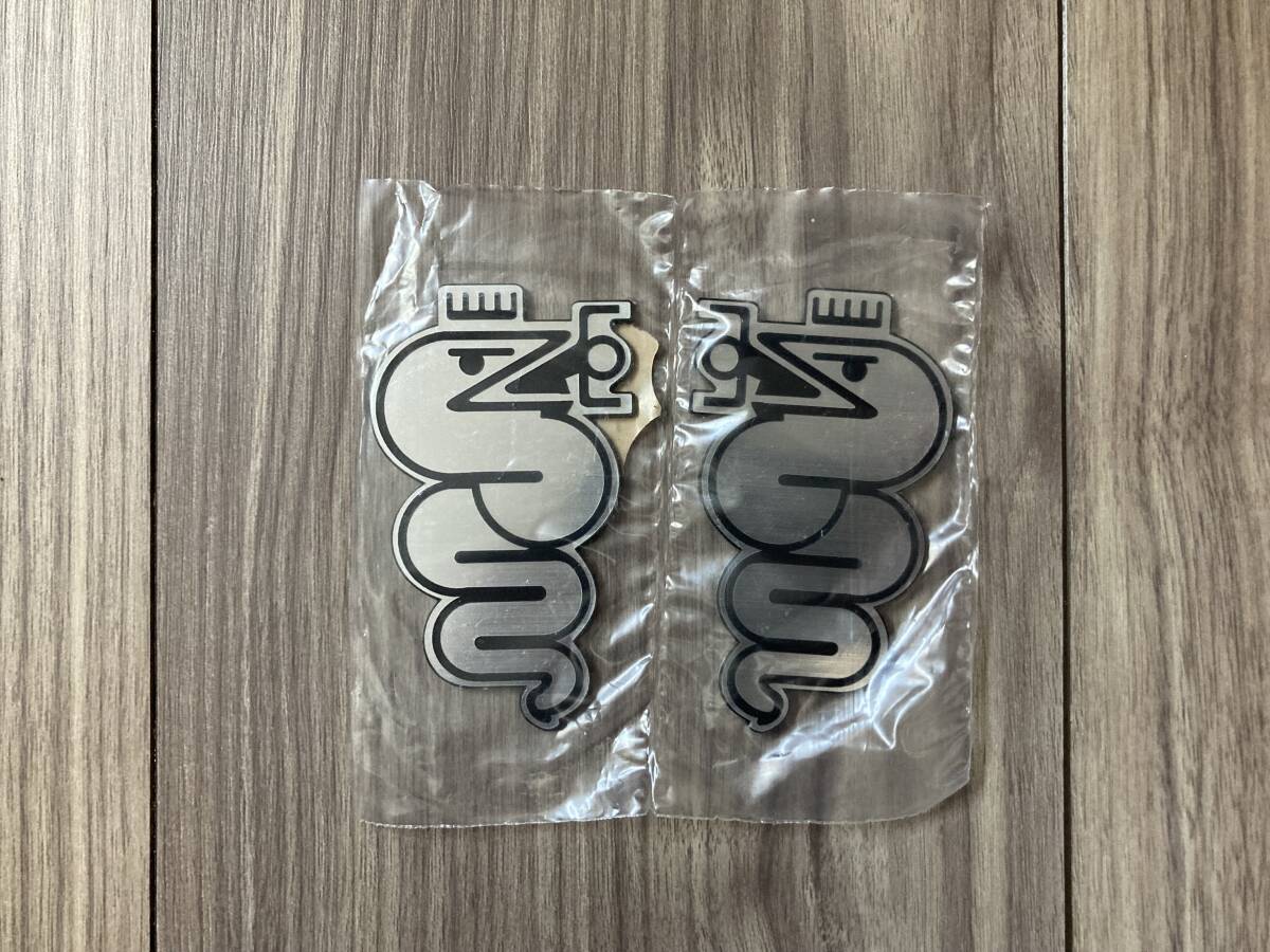 送料無料 Alfa Romeo アルファロメオ エンブレム バッジ ステッカー シルバー 45mm x 75mm拍卖